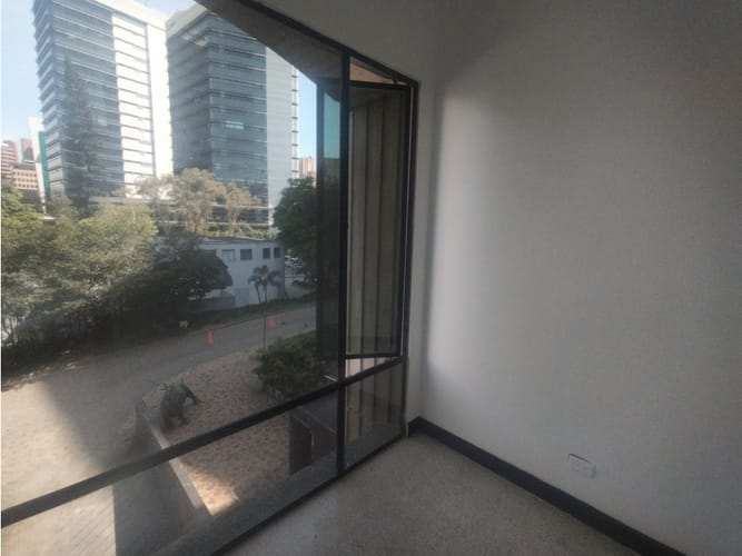Oficina en arriendo en Los Balsos, Medellín, 35 m² · foto 3 de 4