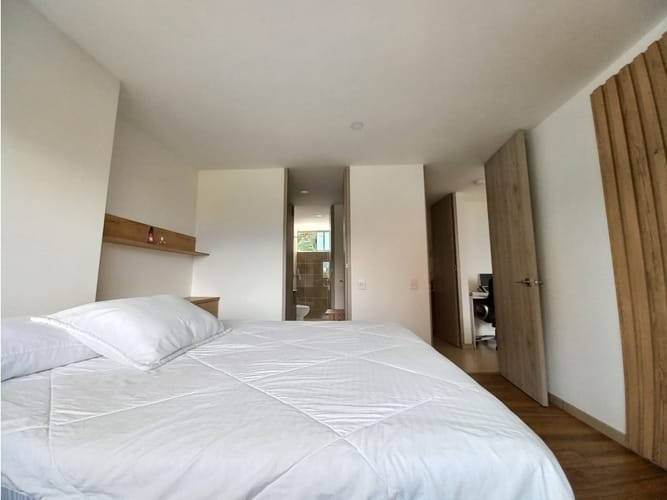 Apartaestudio en venta en El Poblado, Envigado, 60 m² · foto 14 de 24