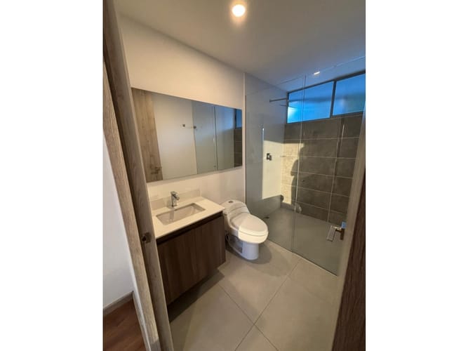 Apartaestudio en venta en El Poblado, Envigado, 60 m² · foto 18 de 24