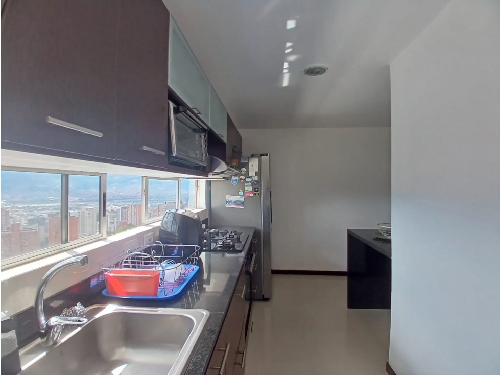 Apartamento de 4 alcobas en arriendo en Los Balsos, Medellín, 118 m² · foto 8 de 22