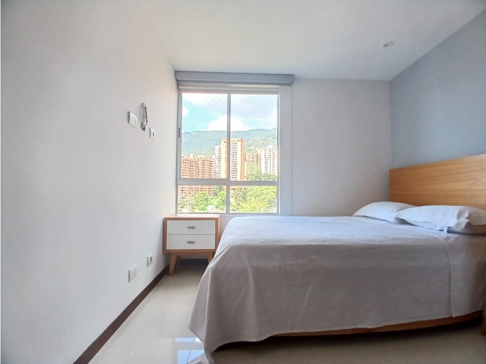 Apartamento de 4 alcobas en arriendo en Los Balsos, Medellín, 118 m² · foto 19 de 22