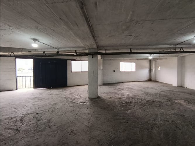 Bodega en venta en Tenche, Medellín, 865 m² · foto 3 de 14