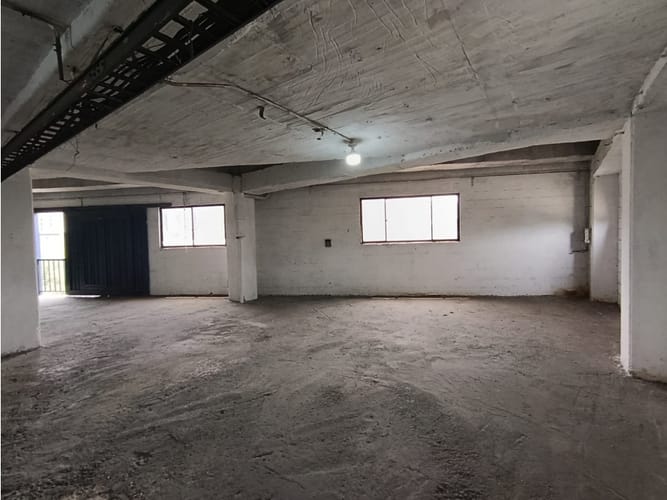 Bodega en venta en Tenche, Medellín, 865 m² · foto 4 de 14