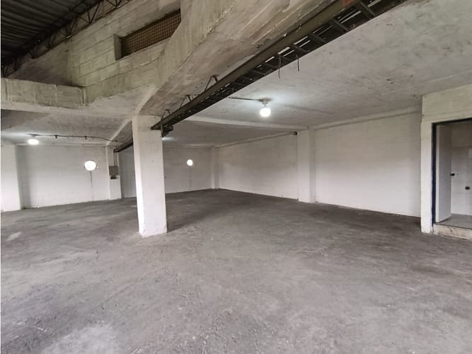 Bodega en venta en Tenche, Medellín, 865 m² · foto 6 de 14
