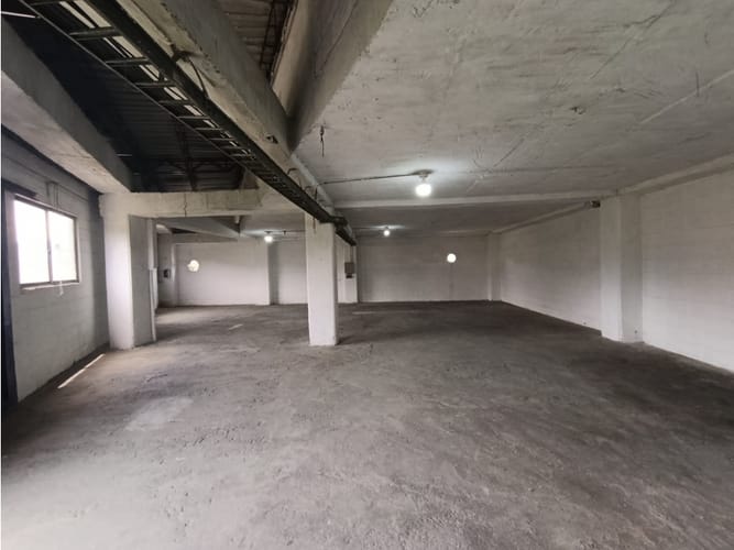 Bodega en venta en Tenche, Medellín, 865 m² · foto 7 de 14
