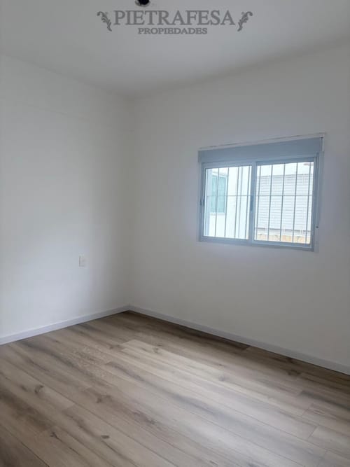 Casa tipo apartamento en aquiler,1 dormitorio, 1 baño, patio, parrillero. La Blanqueada. · Foto 5