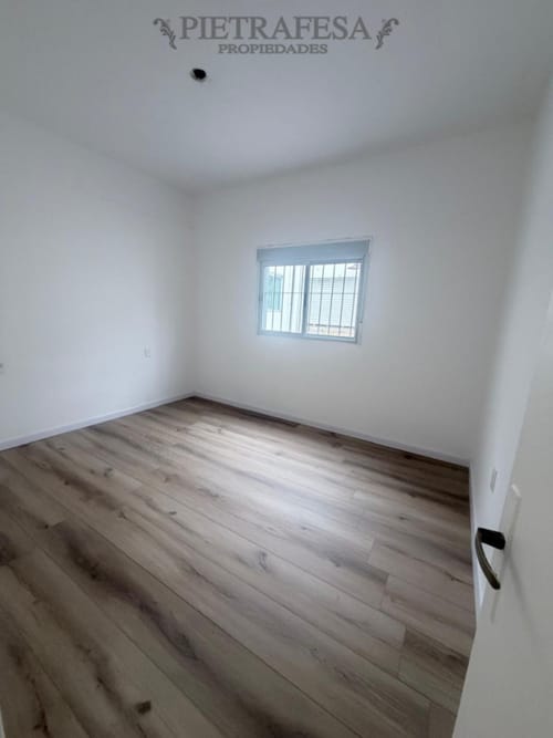 Casa tipo apartamento en aquiler,1 dormitorio, 1 baño, patio, parrillero. La Blanqueada. · Foto 6
