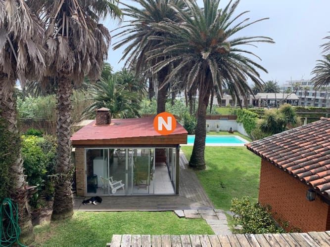 Casa en Peninsula, Punta del Este, 6 Dormitorios. · Foto 2