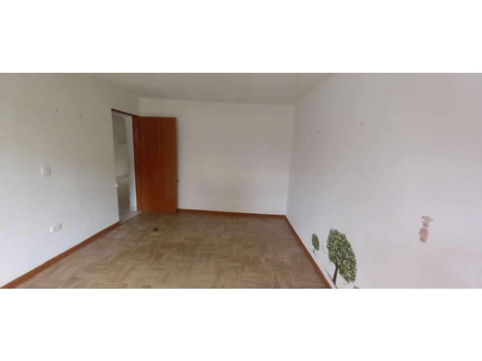 Casa en venta en Engativá, Bogotá · foto 2 de 24