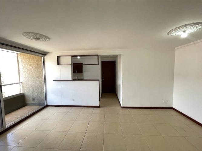 Apartamento de 3 alcobas en arriendo en Las Violetas, Medellín, 75 m² · foto 2 de 16
