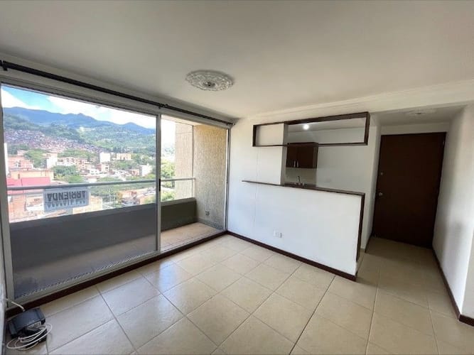Apartamento de 3 alcobas en arriendo en Las Violetas, Medellín, 75 m² · foto 3 de 16