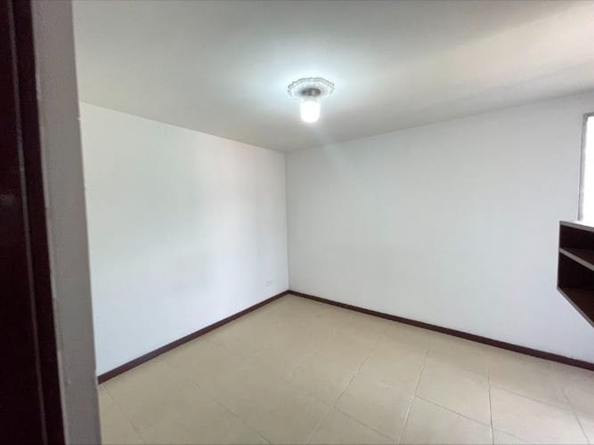 Apartamento de 3 alcobas en arriendo en Las Violetas, Medellín, 75 m² · foto 8 de 16