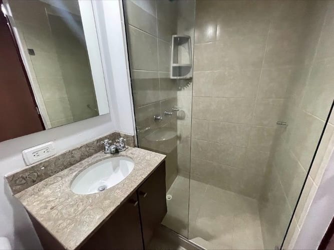 Apartamento de 3 alcobas en arriendo en Las Violetas, Medellín, 75 m² · foto 12 de 16