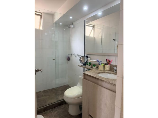 Apartamento de 3 alcobas en venta en Loma De Los Bernal, Medellín, 90 m² · foto 4 de 10