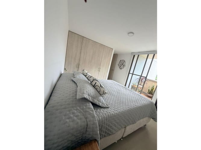 Apartamento de 3 alcobas en venta en Loma De Los Bernal, Medellín, 90 m² · foto 8 de 10