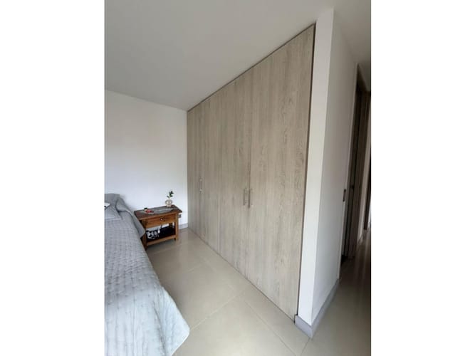 Apartamento de 3 alcobas en venta en Loma De Los Bernal, Medellín, 90 m² · foto 9 de 10