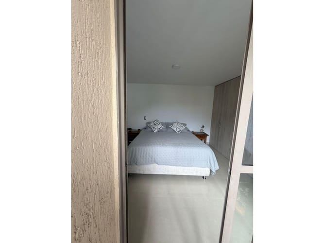 Apartamento de 3 alcobas en venta en Loma De Los Bernal, Medellín, 90 m² · foto 10 de 10