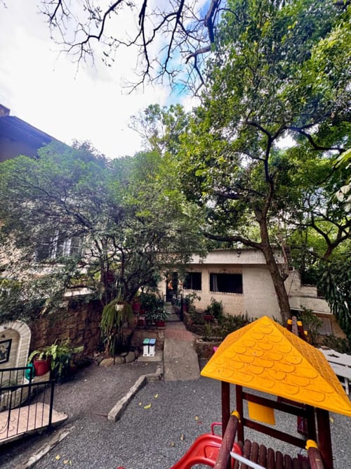 Casa de 12 alcobas en venta en Centenario, Cali, 1023 m² · foto 2 de 17