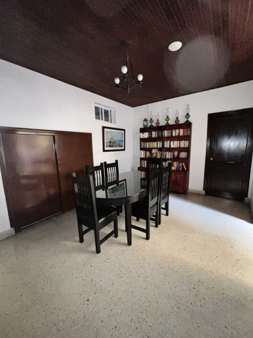 Casa de 12 alcobas en venta en Centenario, Cali, 1023 m² · foto 4 de 17