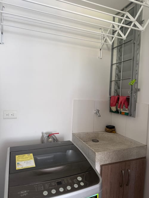 Apartamento de 2 alcobas en arriendo en Las Palmas, Ricaurte, 50 m² · foto 23 de 24
