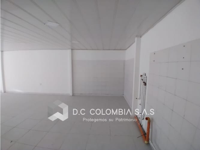 Casa de 6 alcobas en venta en San Pablo, Bogotá, 350 m² · foto 2 de 24