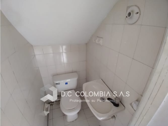 Casa de 6 alcobas en venta en San Pablo, Bogotá, 350 m² · foto 3 de 24