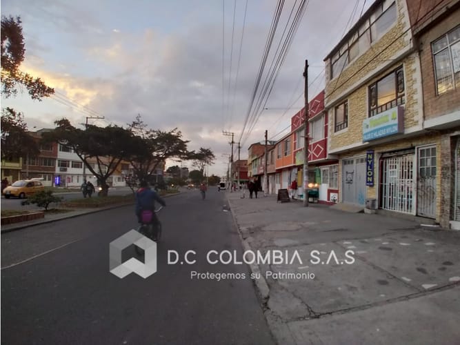 Casa de 6 alcobas en venta en San Pablo, Bogotá, 350 m² · foto 21 de 24