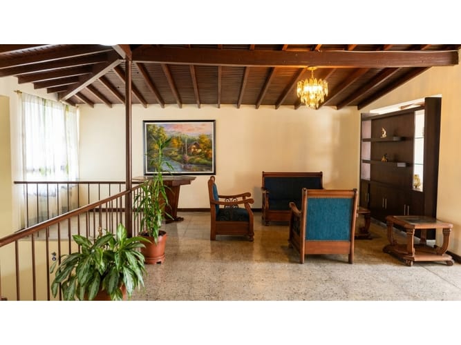 Casa de 4 alcobas en venta en Boston, Medellín, 220 m² · foto 7 de 15