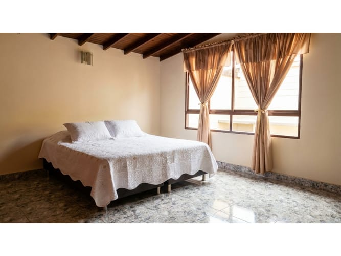 Casa de 4 alcobas en venta en Boston, Medellín, 220 m² · foto 8 de 15