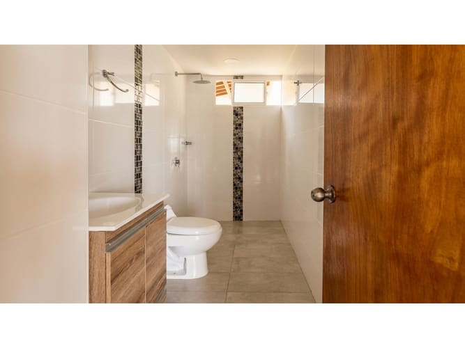 Casa de 4 alcobas en venta en Boston, Medellín, 220 m² · foto 10 de 15