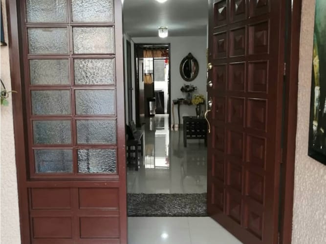 Casa de 4 alcobas en venta en Nueva Autopista, Bogotá, 220 m² · foto 3 de 17
