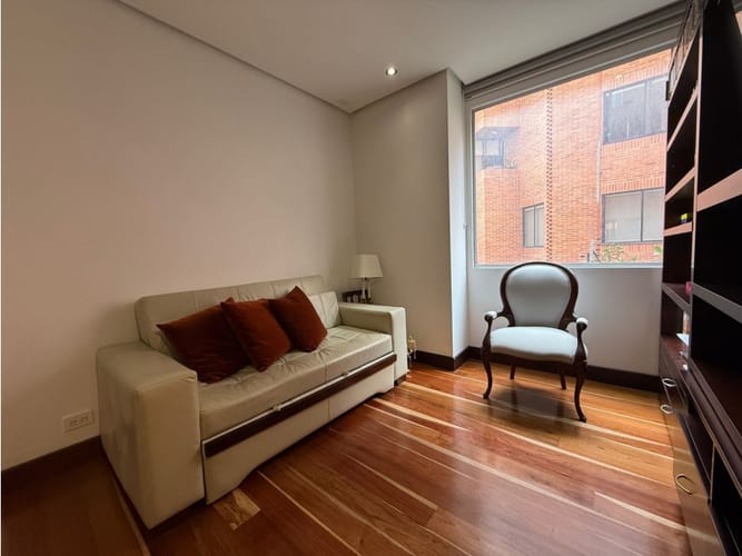 Apartamento de 3 alcobas en venta en Los Rosales, Bogotá, 210 m² · foto 5 de 24