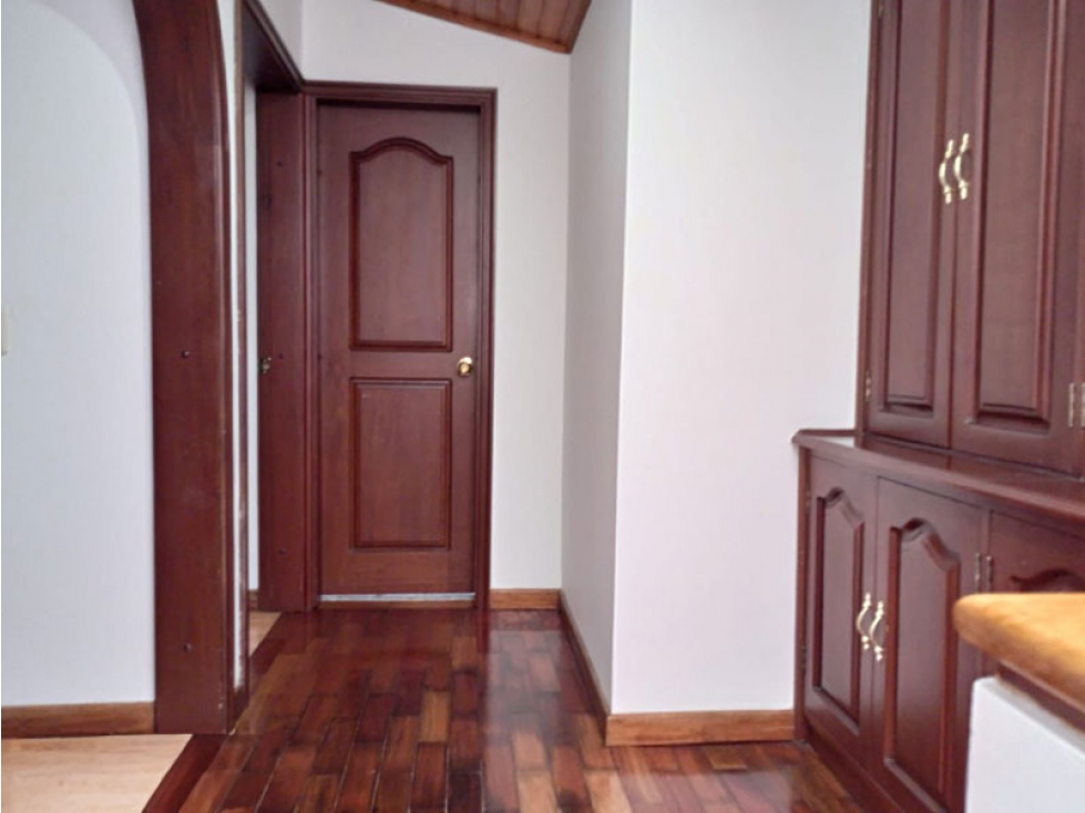 Casa en venta en El Contador, Bogotá · foto 8 de 24