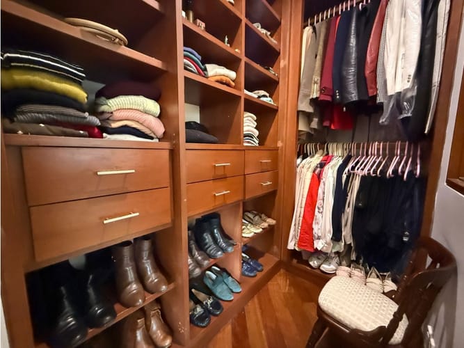 Apartamento de 3 alcobas en venta en Los Rosales, Bogotá, 210 m² · foto 11 de 24