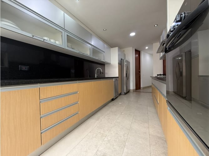 Apartamento de 3 alcobas en venta en Los Rosales, Bogotá, 210 m² · foto 19 de 24