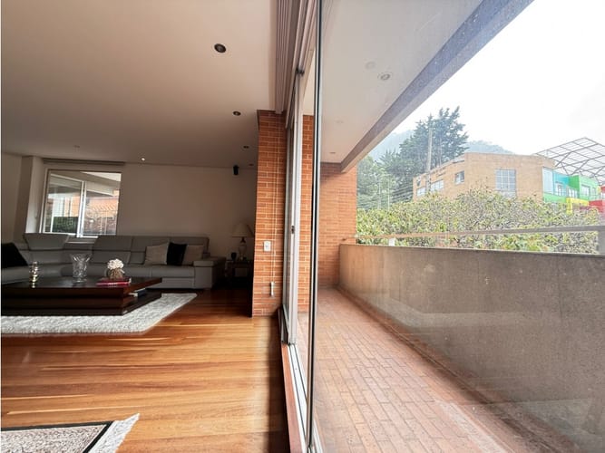 Apartamento de 3 alcobas en venta en Los Rosales, Bogotá, 210 m² · foto 20 de 24