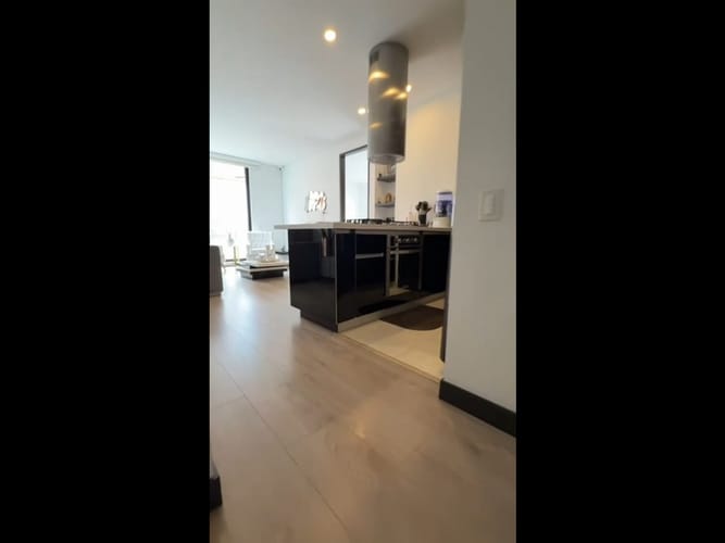 Apartamento de 1 alcoba en venta en Ciudad Jardin Norte, Bogotá, 52 m² · foto 2 de 21