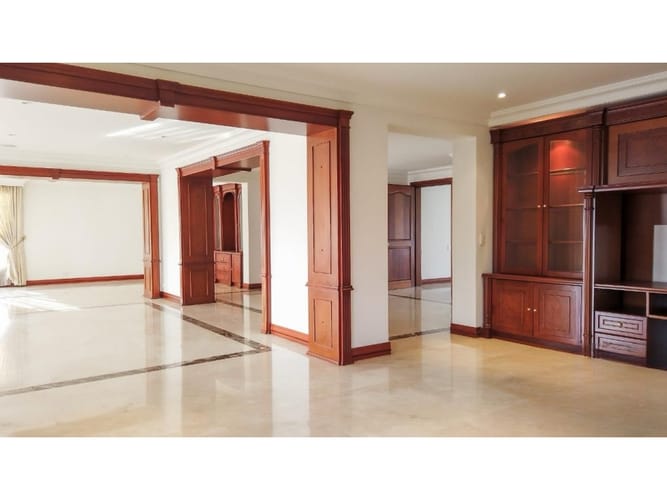 Apartamento en venta en El Tesoro, Medellín · foto 2 de 4