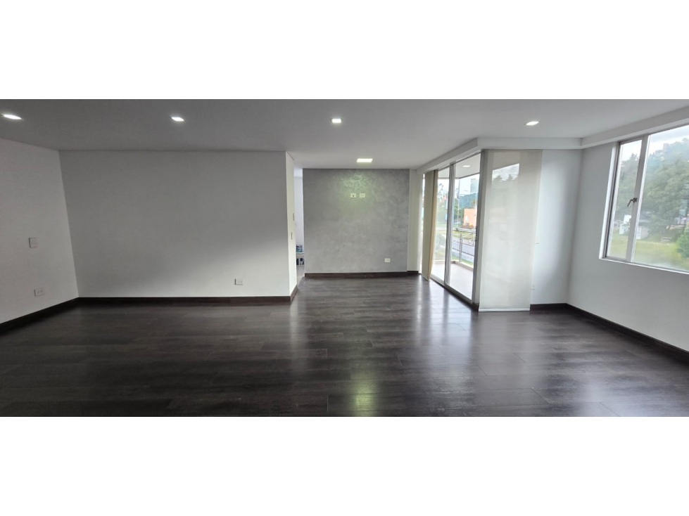 Apartamento en venta en Gratamira, Bogotá · foto 2 de 24