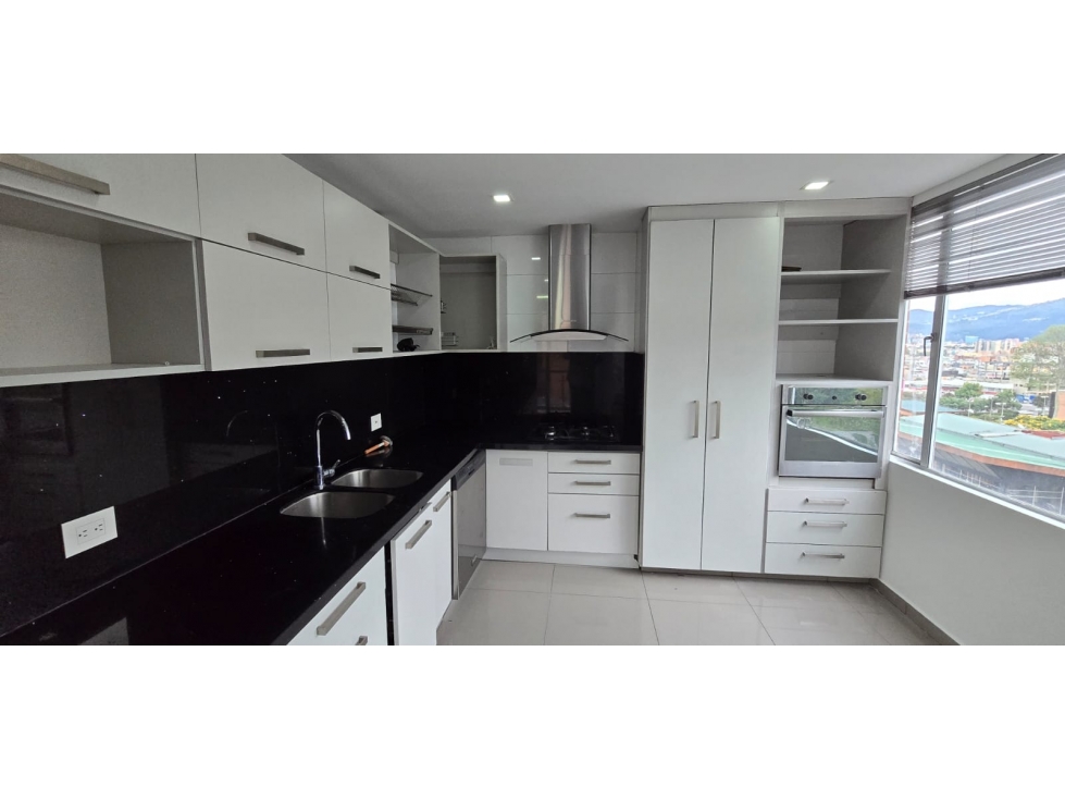 Apartamento en venta en Gratamira, Bogotá · foto 7 de 24