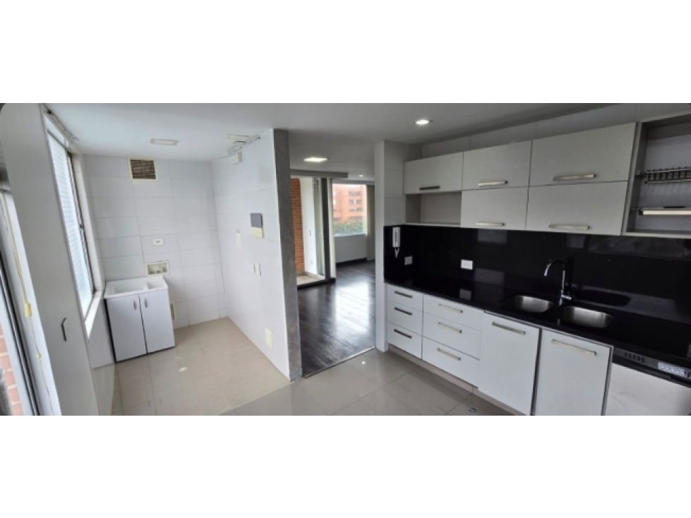 Apartamento en venta en Gratamira, Bogotá · foto 8 de 24