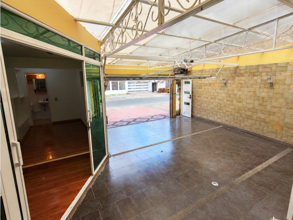 Casa en venta en Modelia, Bogotá · foto 2 de 24