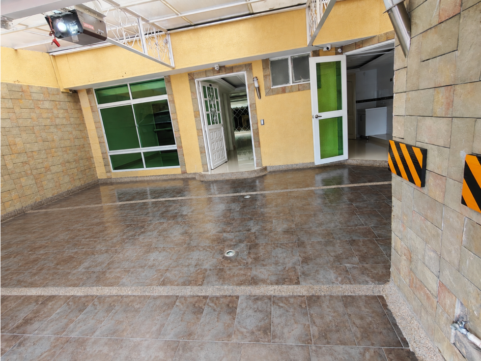 Casa en venta en Modelia, Bogotá · foto 3 de 24