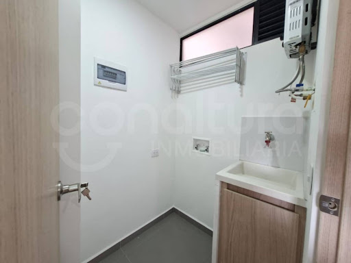 Apartaestudio en arriendo en Loma Del Escobero, Envigado · foto 4 de 10