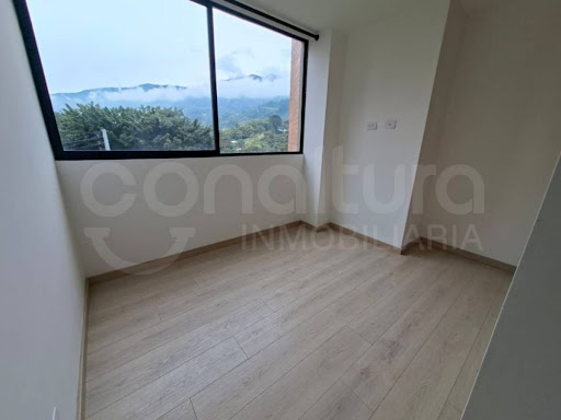 Apartaestudio en arriendo en Loma Del Escobero, Envigado · foto 6 de 10