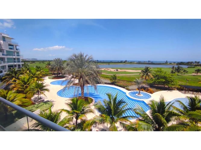 Apartamento de 3 alcobas en venta en Daniel Lemaitre, Cartagena, 239 m² · foto 2 de 18