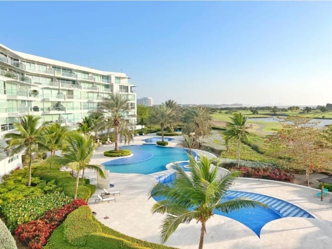 Apartamento de 3 alcobas en venta en Daniel Lemaitre, Cartagena, 239 m² · foto 3 de 18