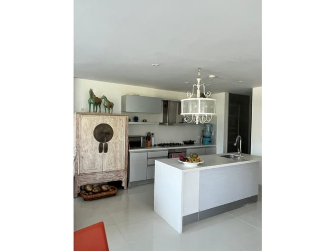Apartamento de 3 alcobas en venta en Daniel Lemaitre, Cartagena, 239 m² · foto 9 de 18