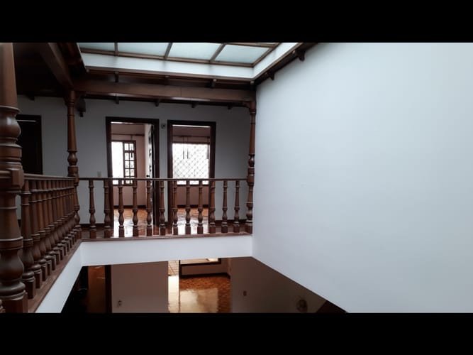 Casa de 9 alcobas en venta en Nueva Autopista, Bogotá, 480 m² · foto 7 de 10