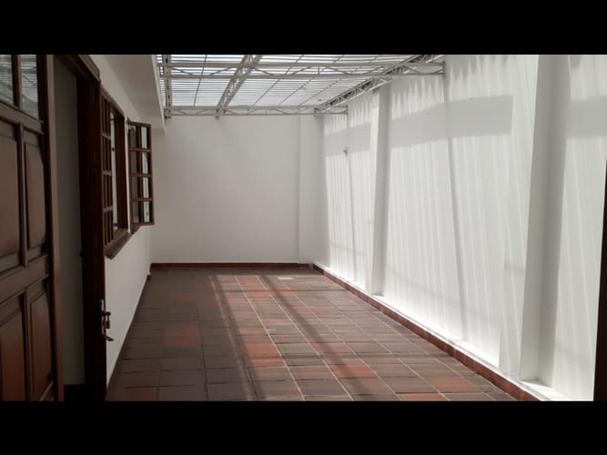 Casa de 9 alcobas en venta en Nueva Autopista, Bogotá, 480 m² · foto 9 de 10